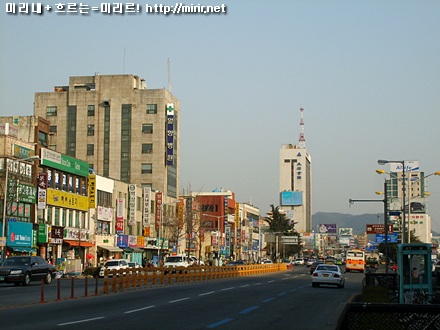 전북대학교 구정문 앞, 팔달로 지하보도 입구 앞